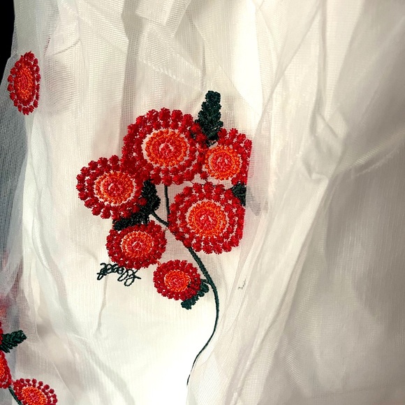 White red Floral embroidered mini babydoll dress - Picture 2 of 3